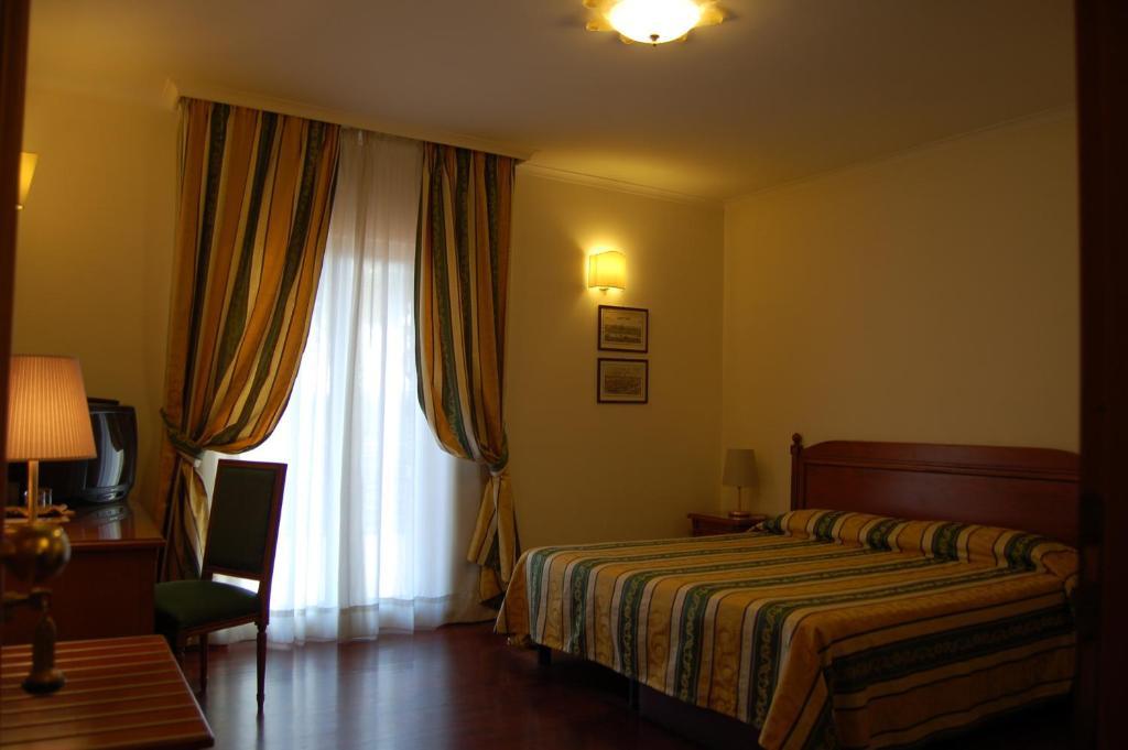 Clarice Hotel Castelnuovo Di Porto Exterior foto