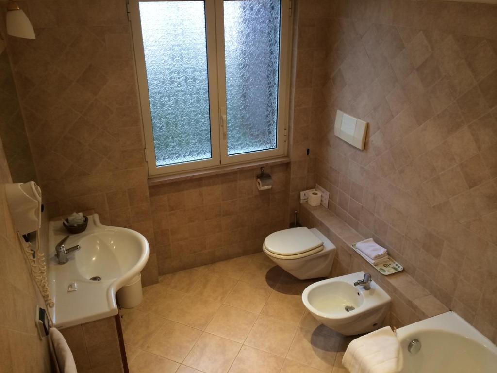 Clarice Hotel Castelnuovo Di Porto Habitación foto